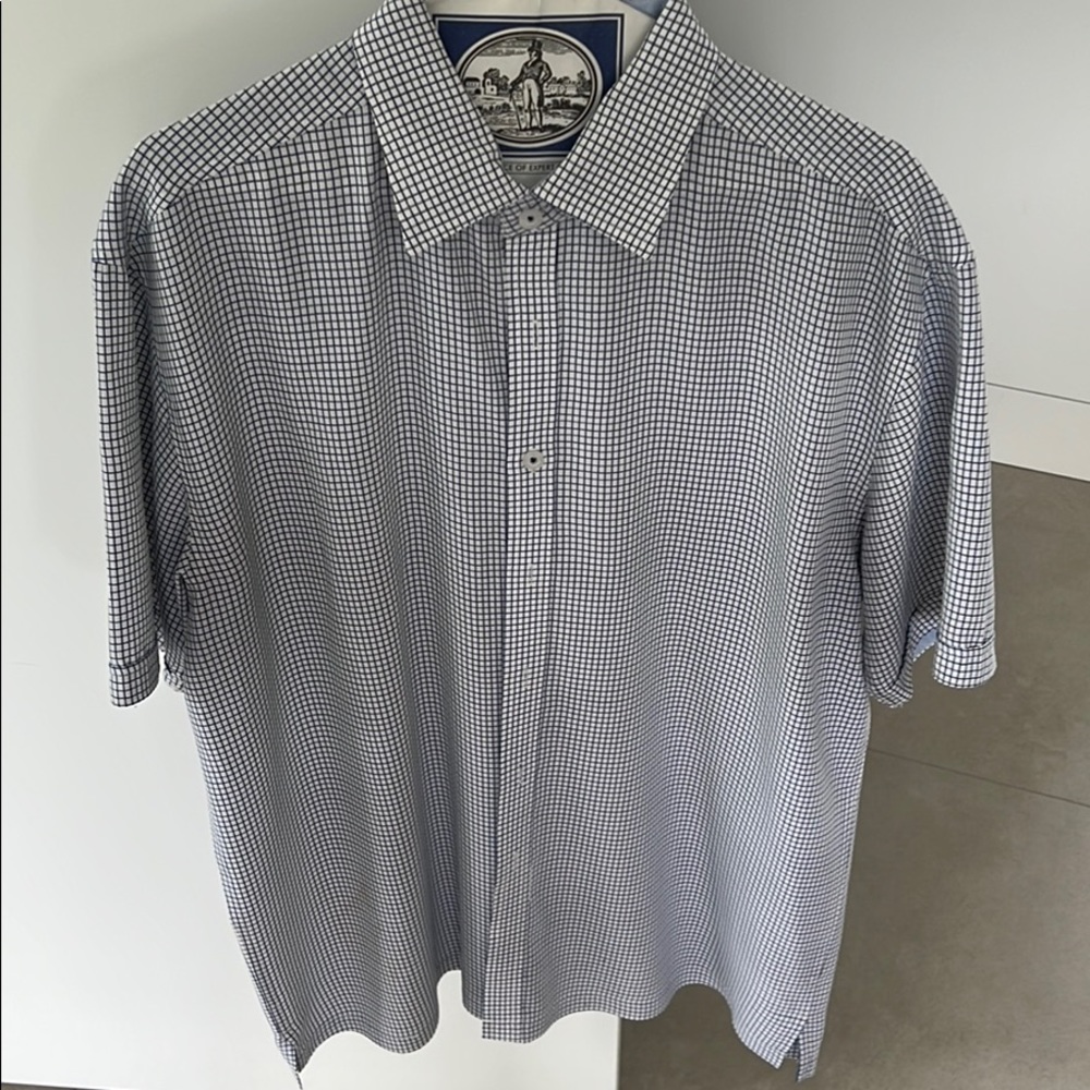 Mens Short sleeve button down L Trim Fit